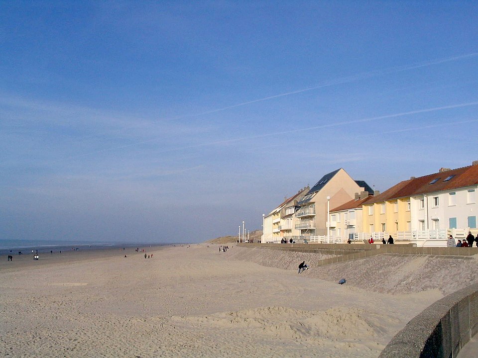 plage-fort-mahon-plage Groupe faisant du vélorail - Découvrez le vélorail de la Baie de somme.